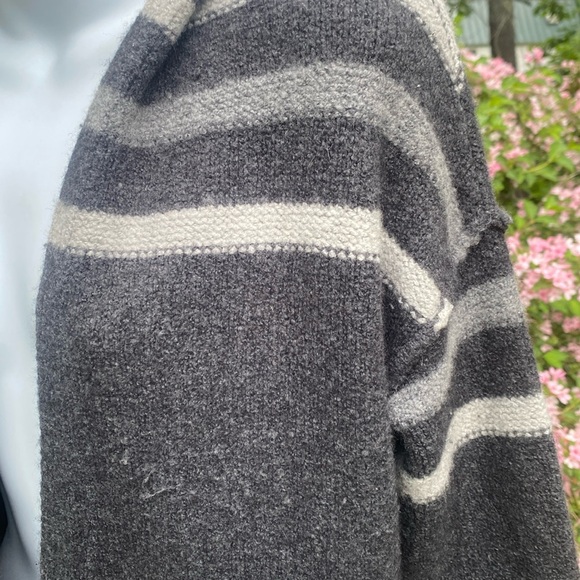 XS TAHARI wool blend hooded sweater - Picture 4 of 8